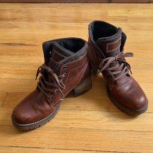 BullBoxer Cassie Leather Ankle Boots